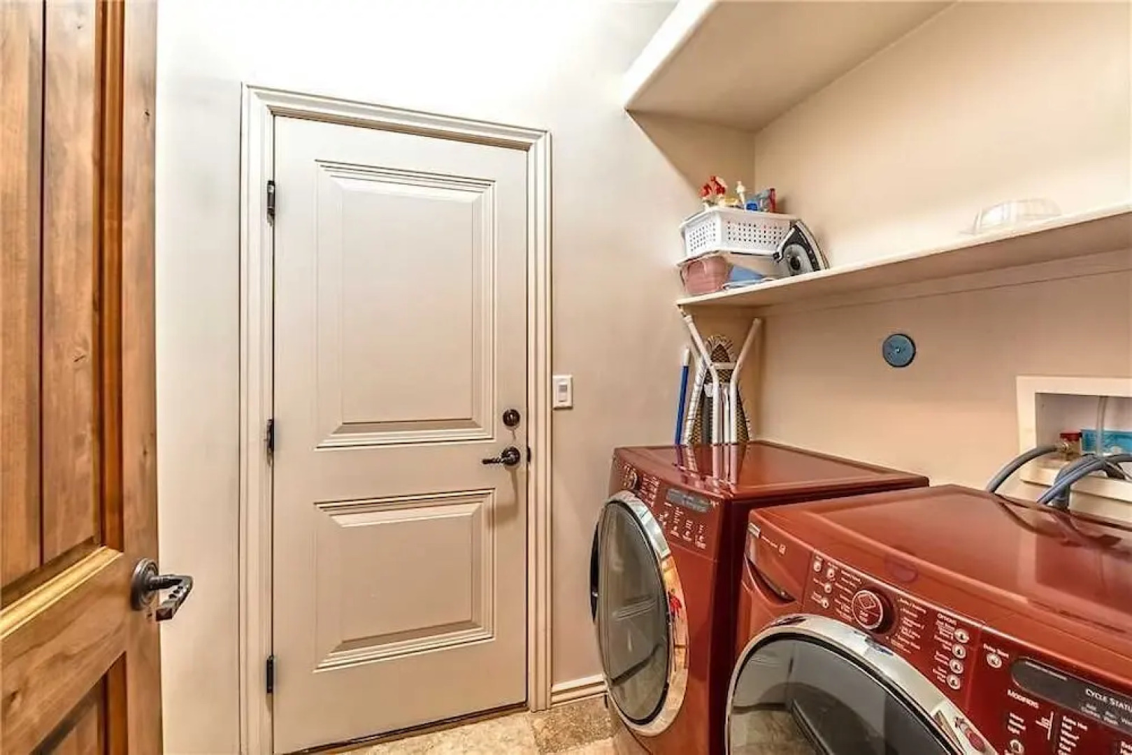 Rainmaker Retreat - Three Bedroom Cabin