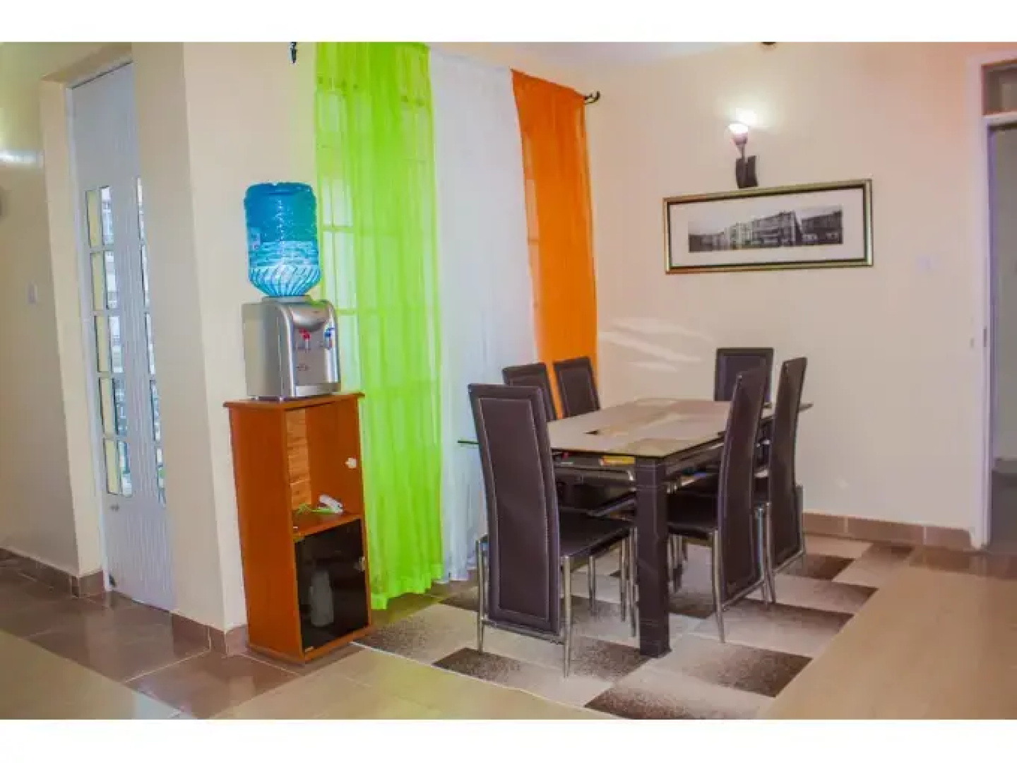 Elegant Comfy 3 Bedroom Apartment