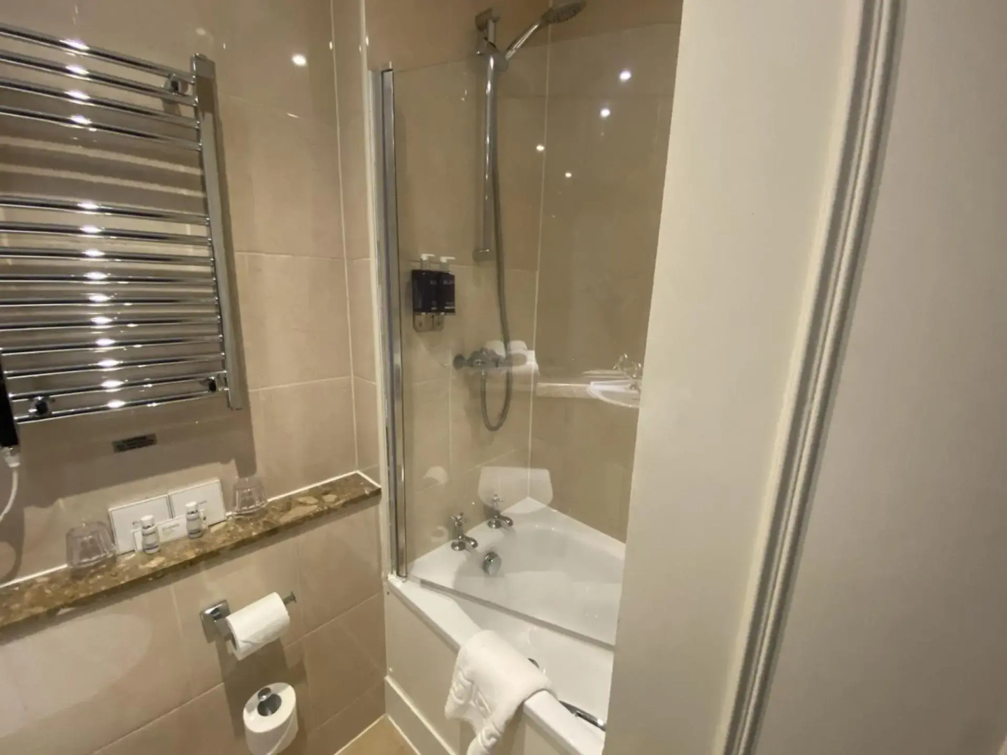Elmers Court Hotel