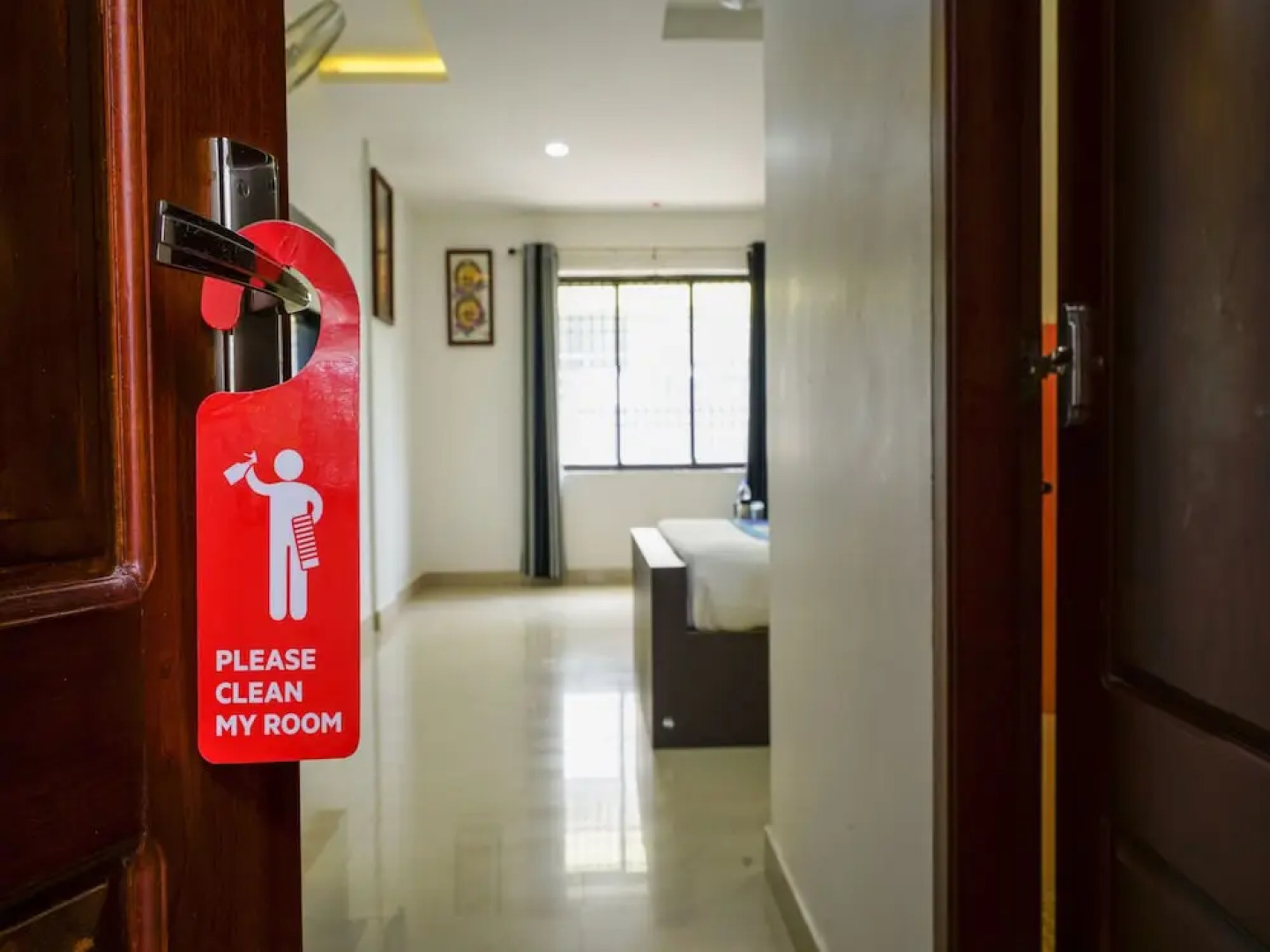 OYO 9932 Hotel Half Moon Residency