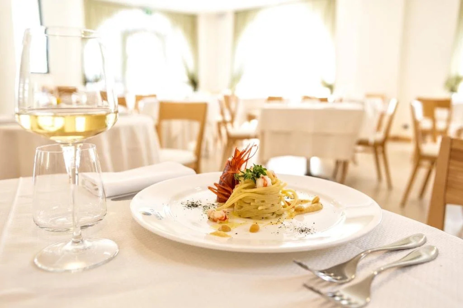 Almaluna Hotel  Resort