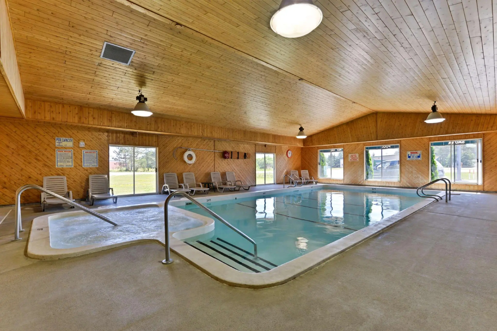 Americas Best Value Inn Tahquamenon Country