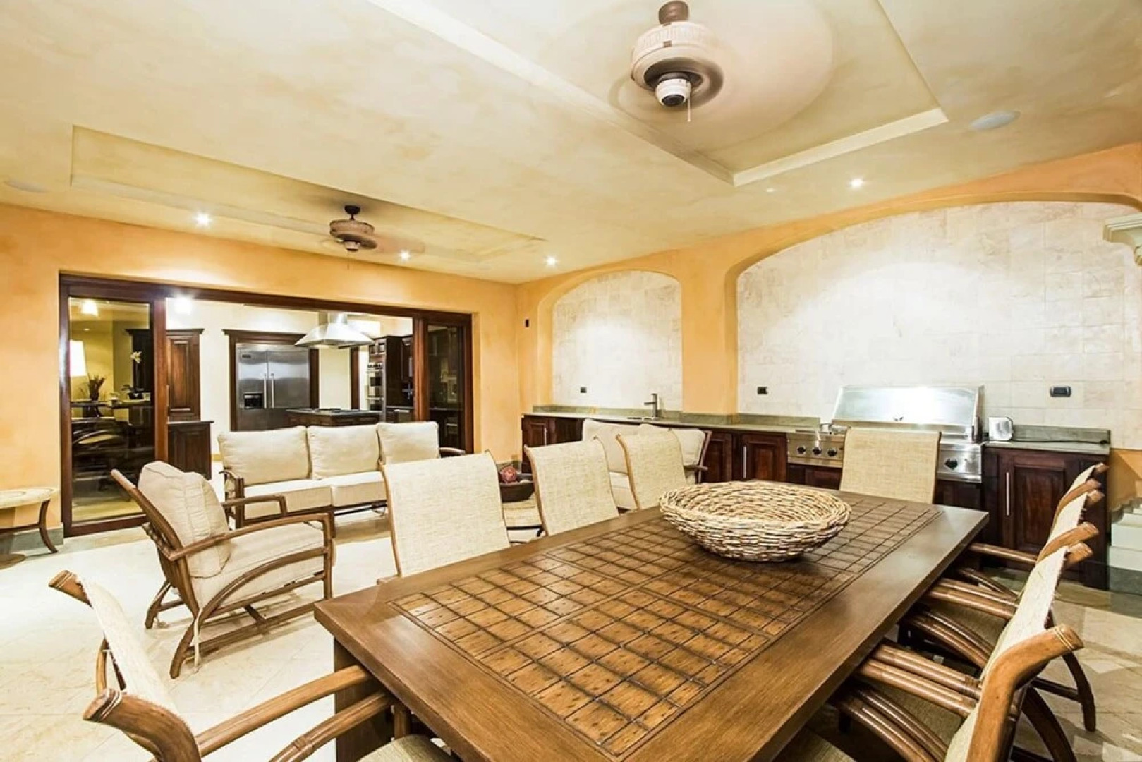 Luxurious Beachfront Mansion with a Stunning Infinity Pool in Playa Flamingo