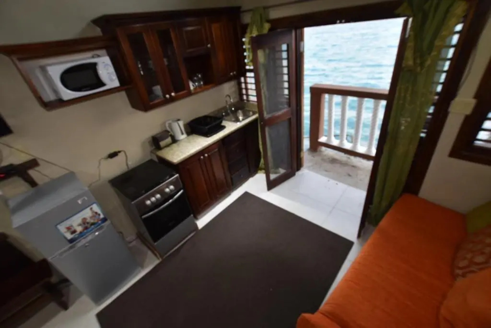 Shipwatcher Studio W/Mezzanine