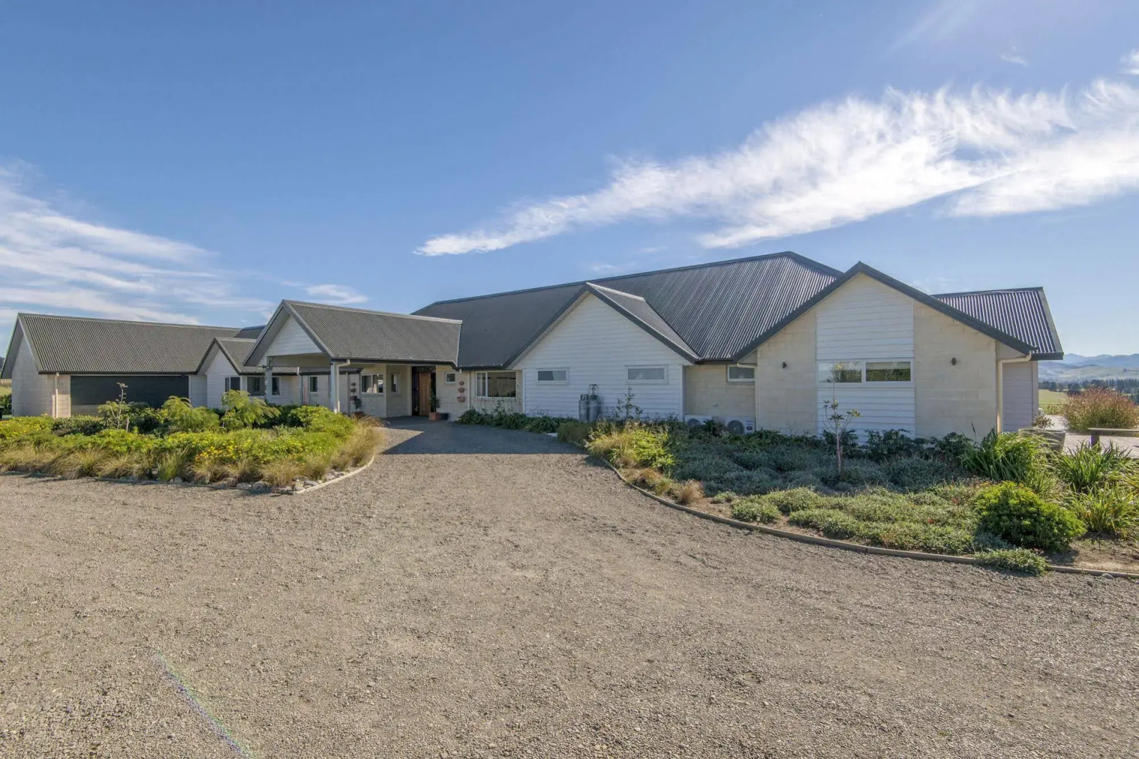 Ribbonwood Country House