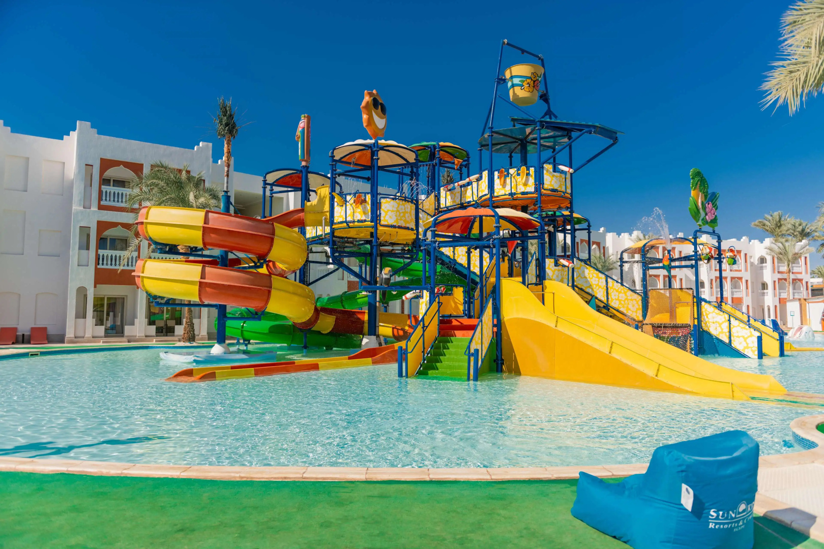 Sunrise Diamond Beach Resort - Grand Select