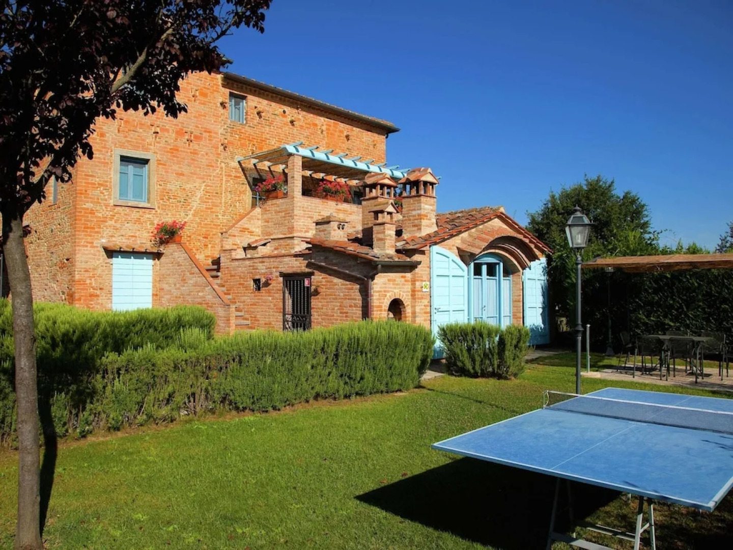 Villa in Cortona With Pool & Garden