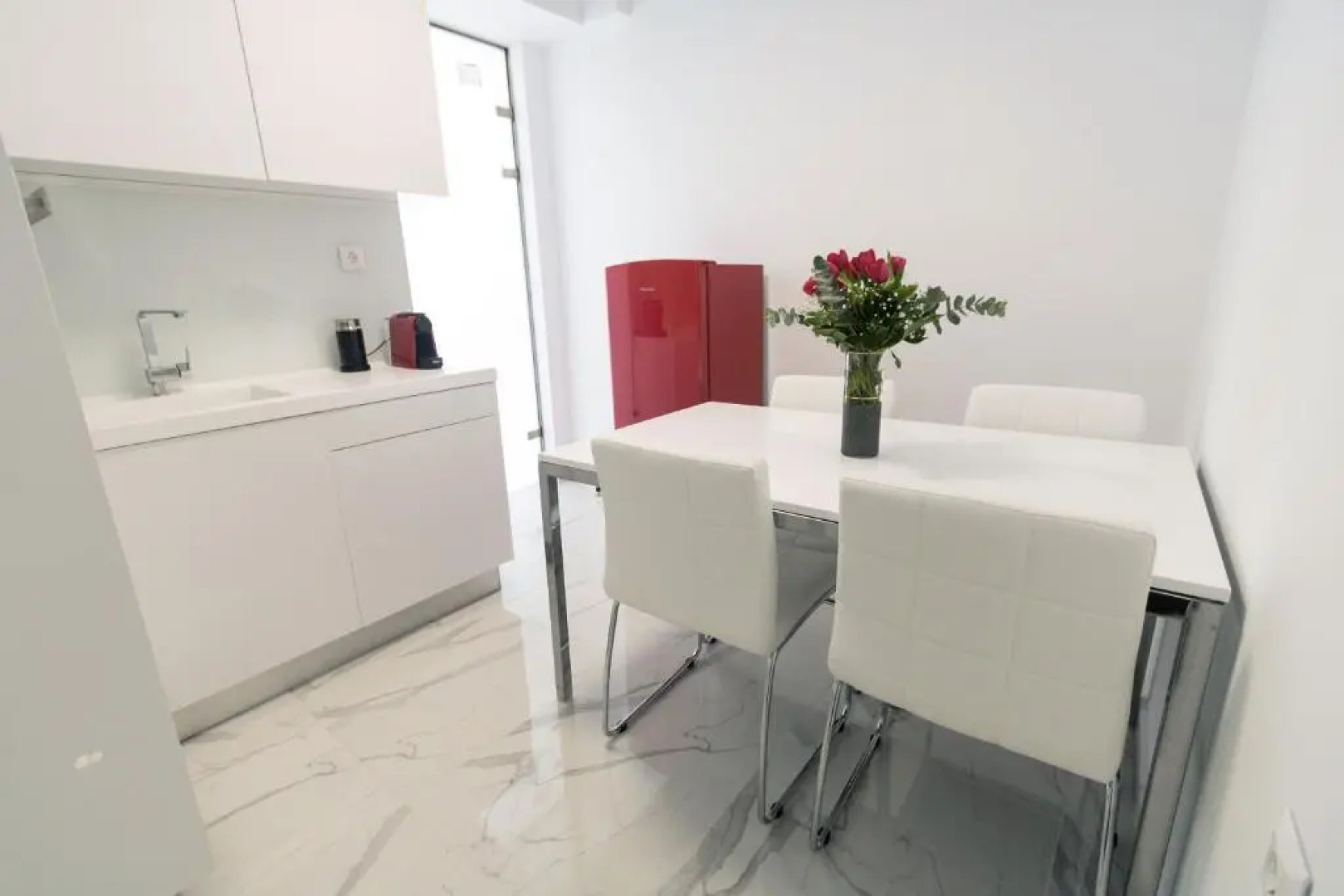 Aria apts 100 m from the beach by MediterraneanVillas