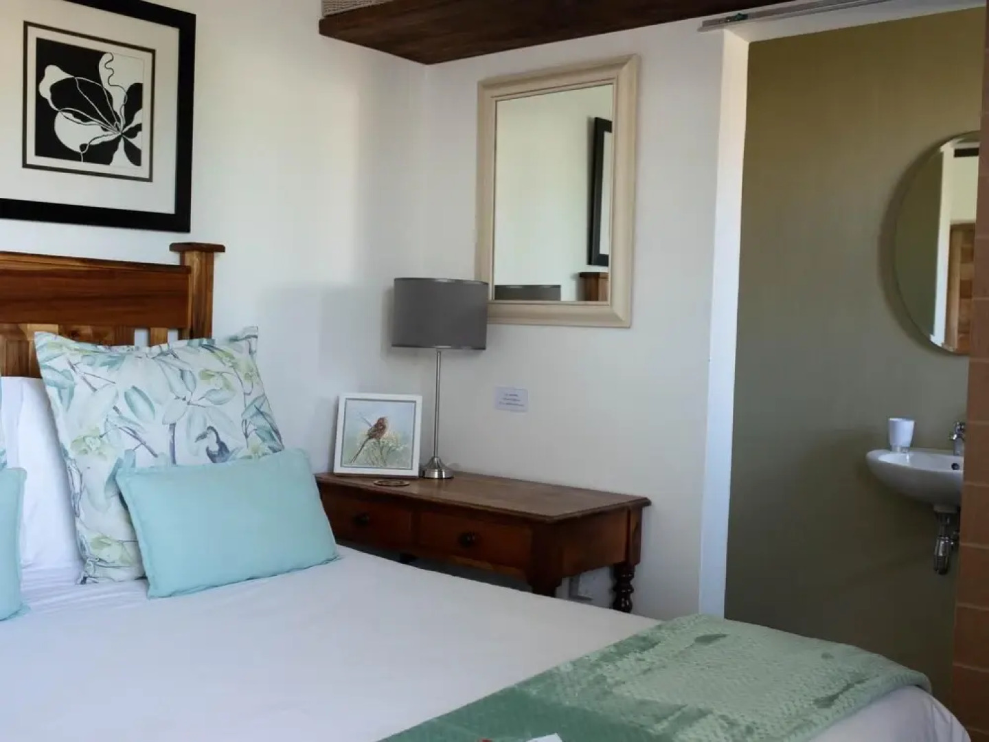 Stay at Friends (Guest house)