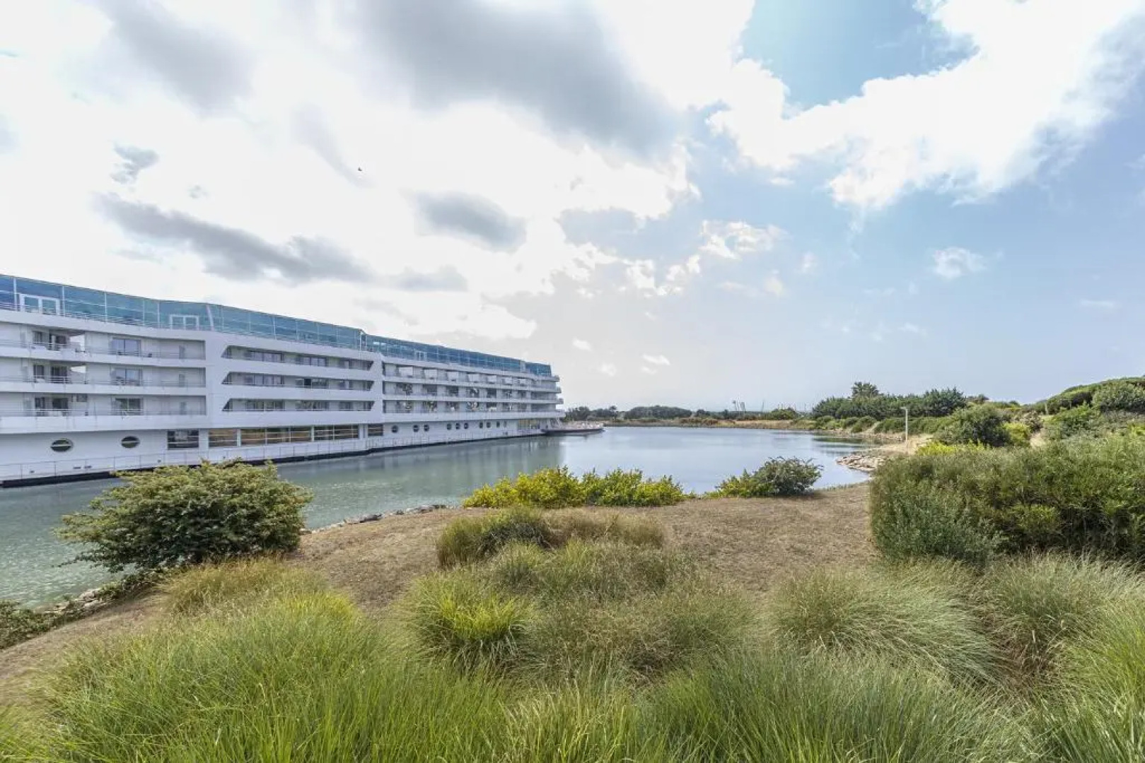 Bel appartement avec vue sur le lac du Miramar