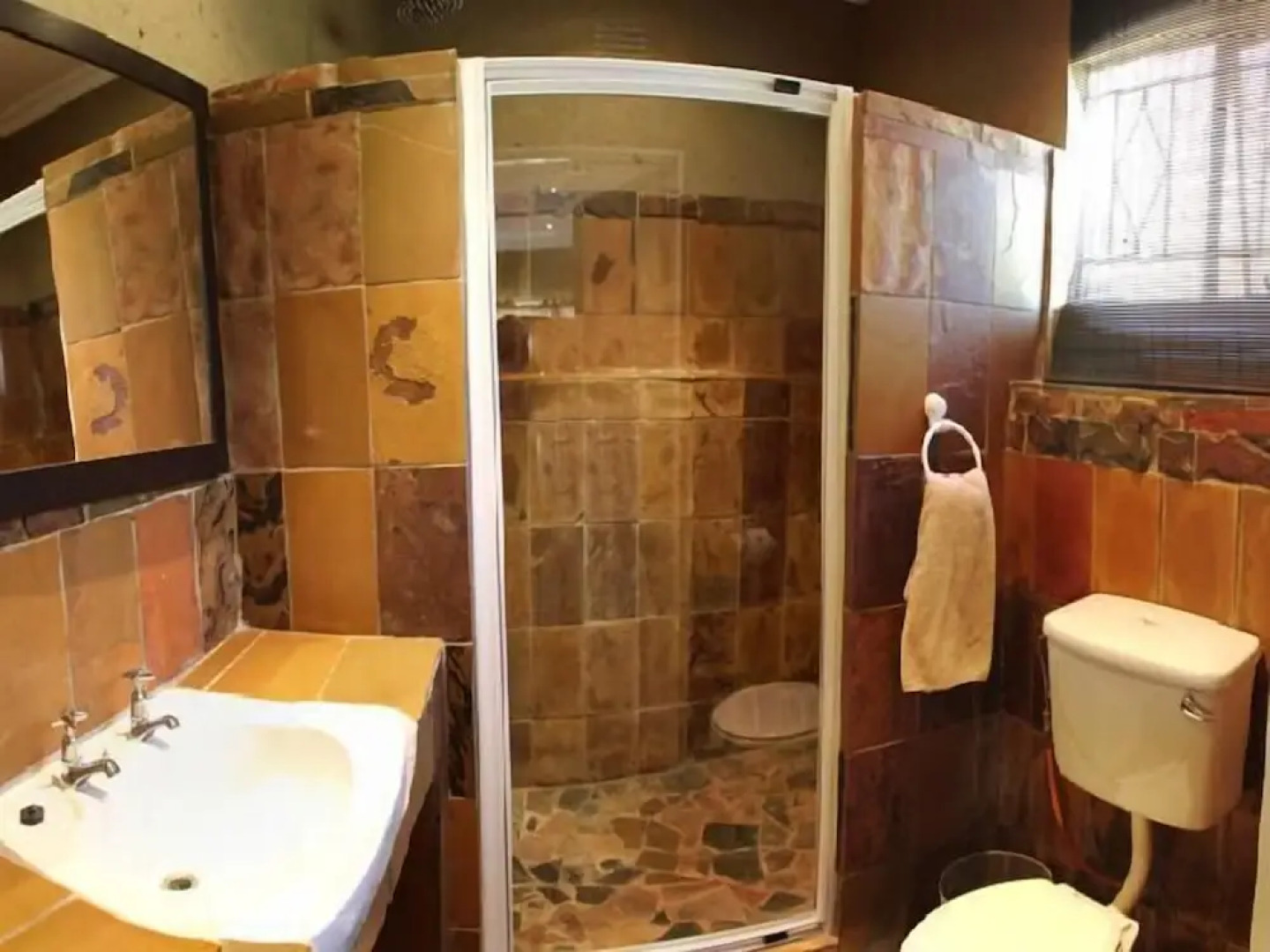 Emahlathini Guest & Monkey Farm