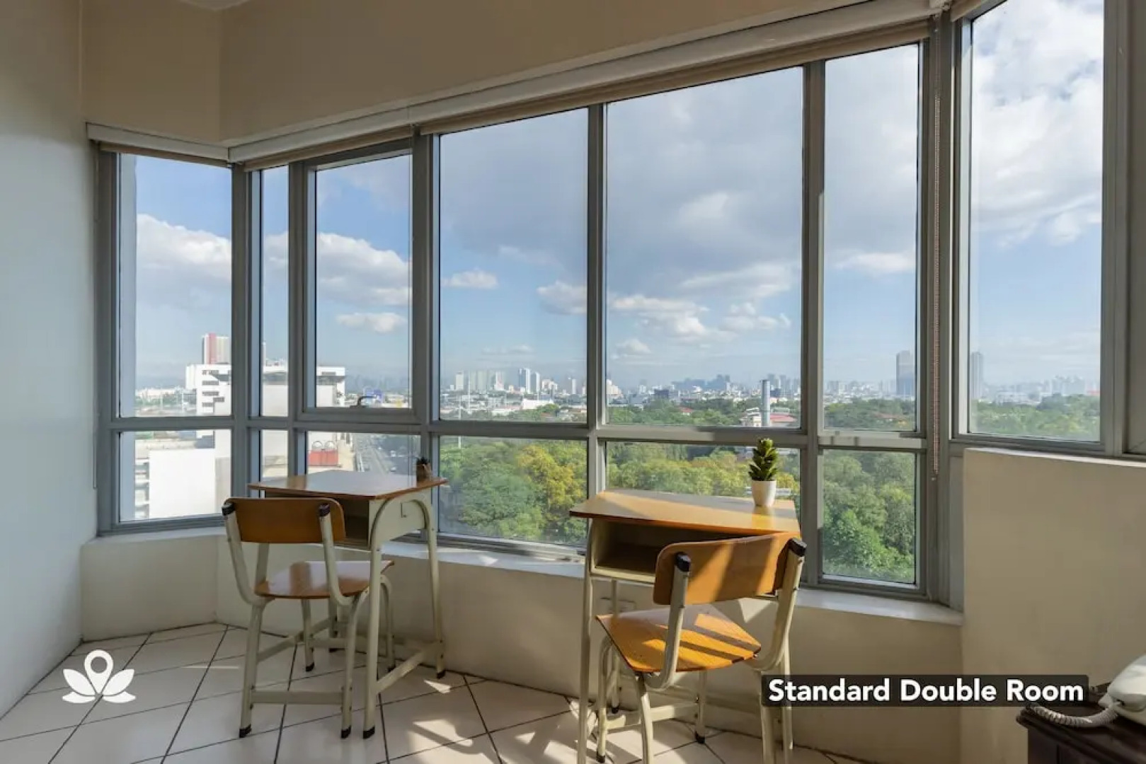 ZEN Rooms Golden Panda QC