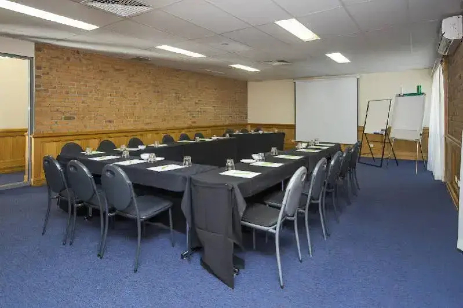 ibis Styles Canberra Eaglehawk Hotel