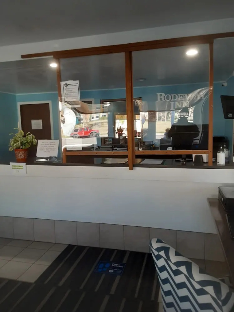 Rodeway Inn University