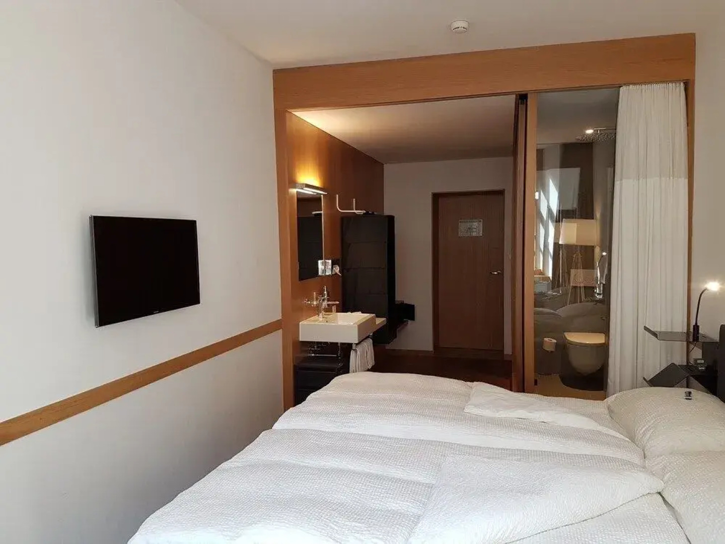 East-West Riverside Hotel