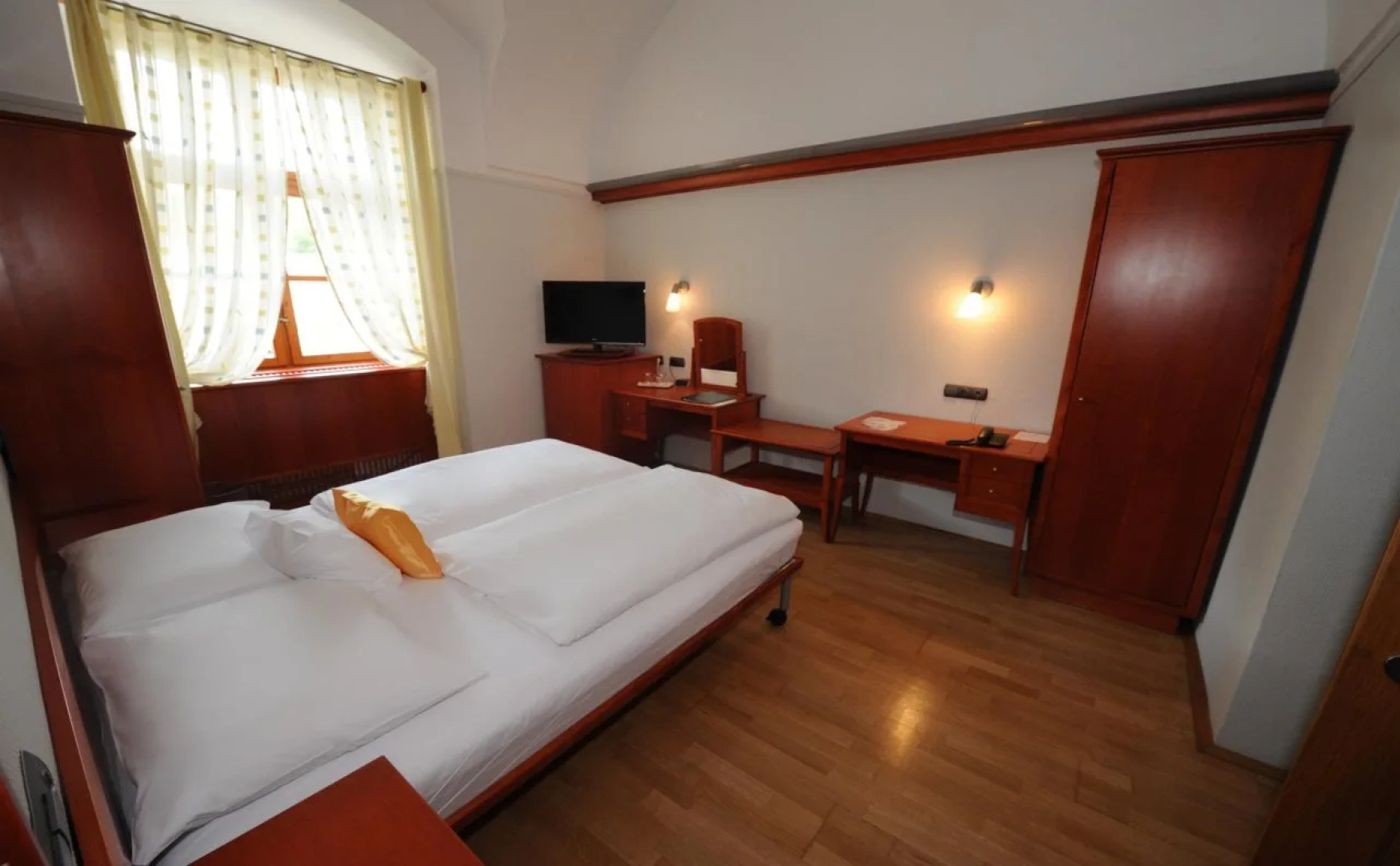 Gizella Hotel and Restaurant