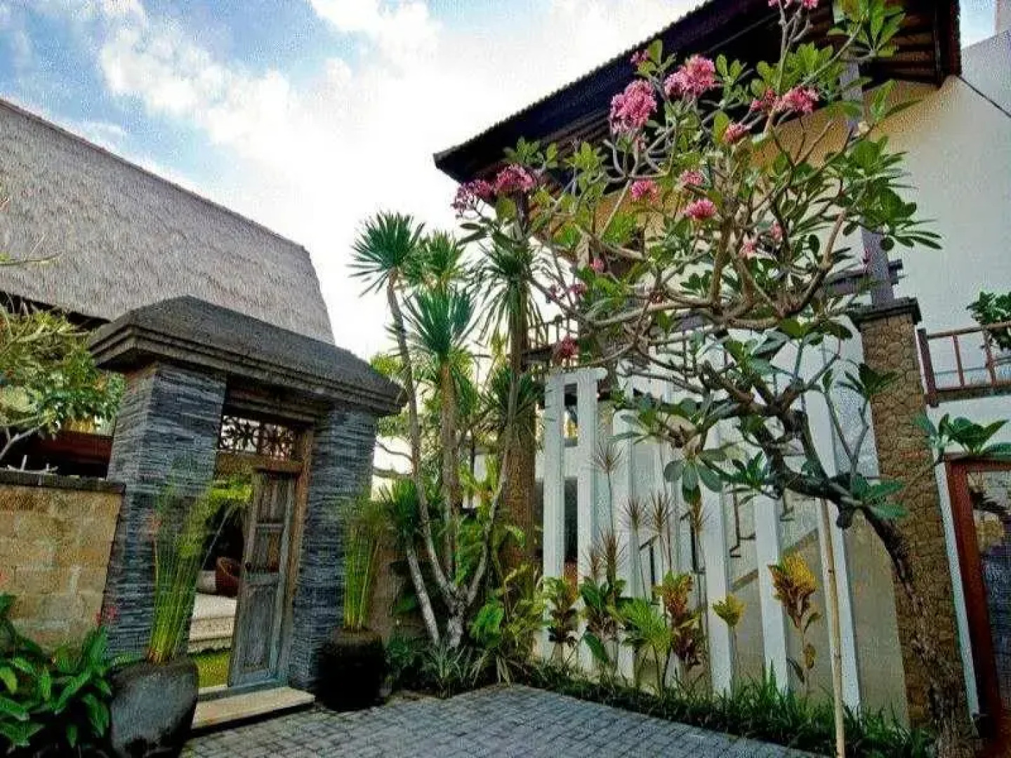 Royal Majesty Villas Jimbaran by ZUZU