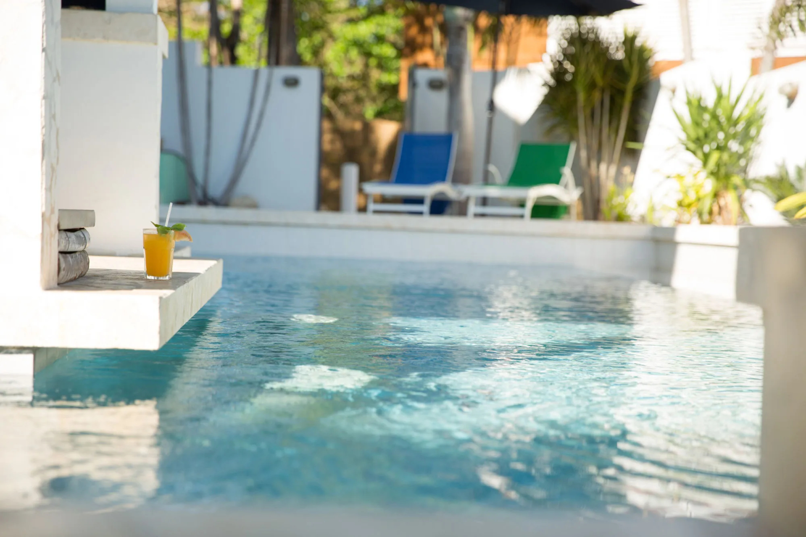 Casa Verde Hotel - Steps to the Beach | Pool, Restaurant & Bar