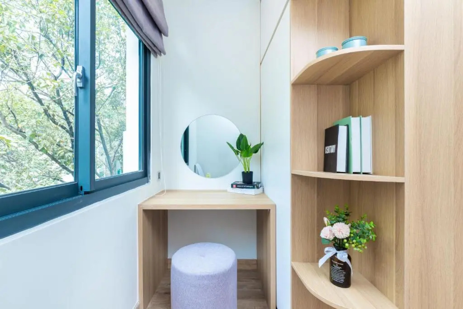 SAZI Resin Hotel - Free Nails/HairWash