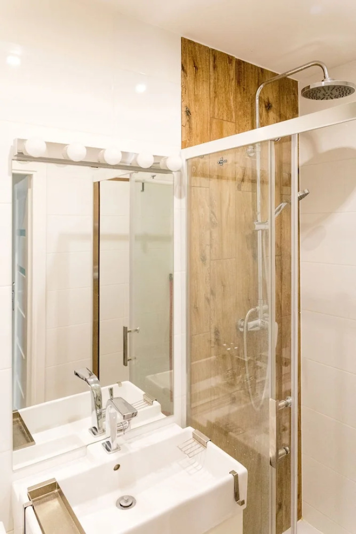 Follow the rabbit Apartment