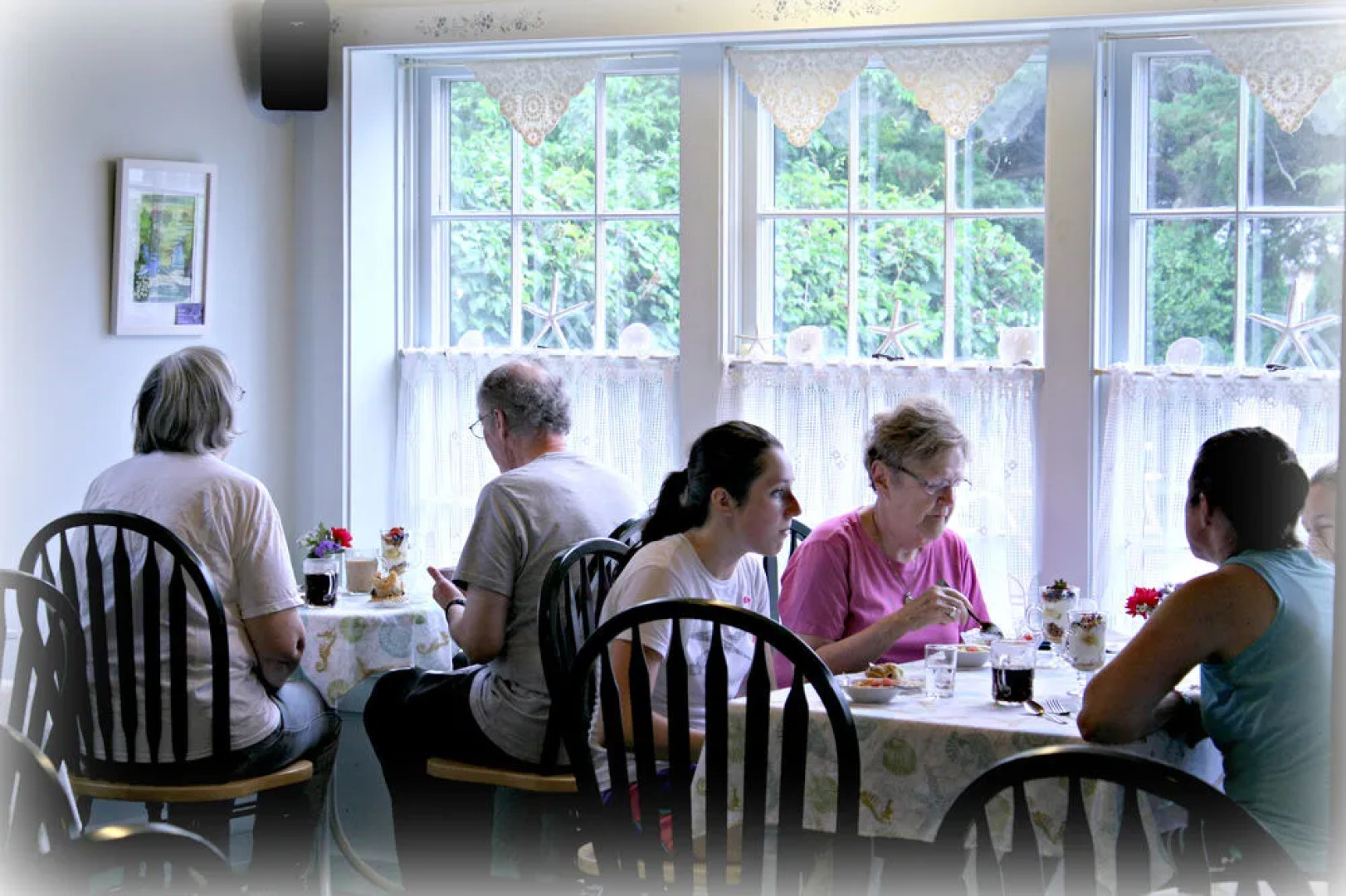 Allen Harbor Breeze Inn & Gardens