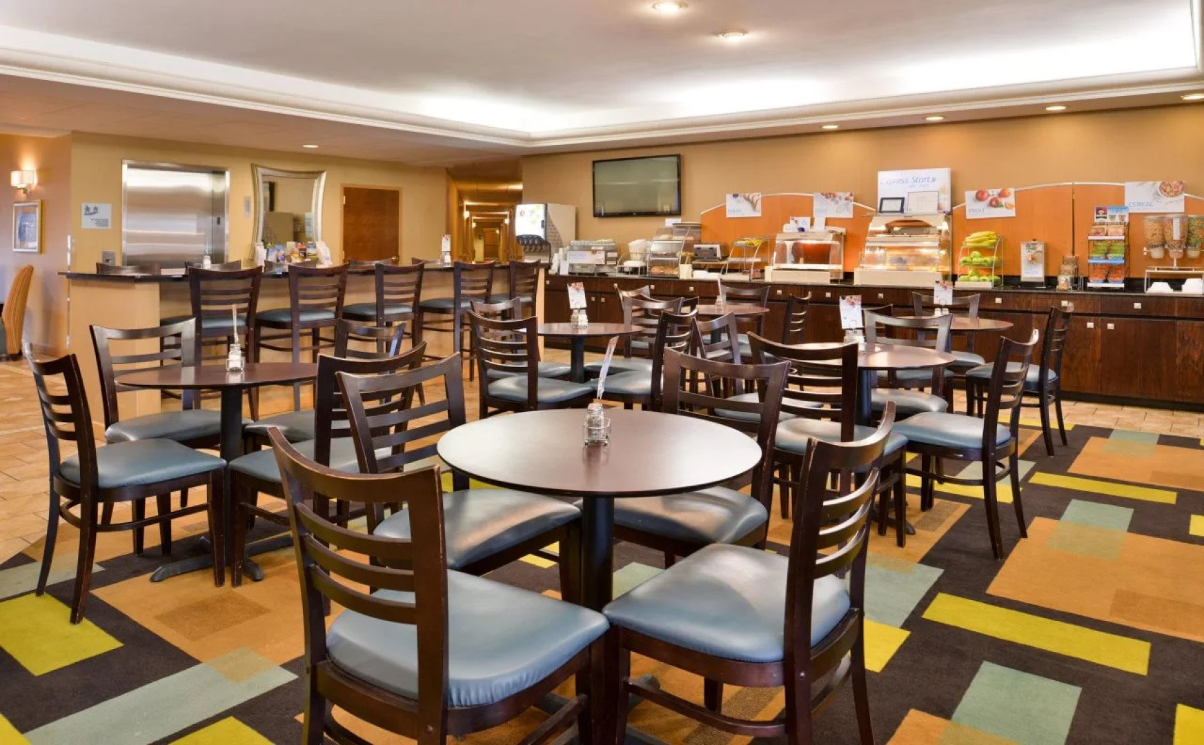 Holiday Inn Express Lewisburg/New Columbia by IHG