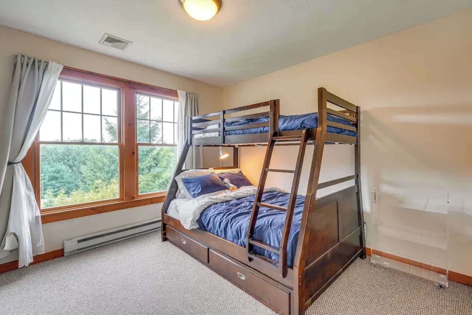 Tannersville Resort Home w/ Deck & Gas Grill!