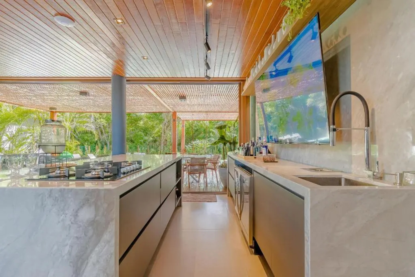 PF56 Casa Alto Padrão 6 Suítes