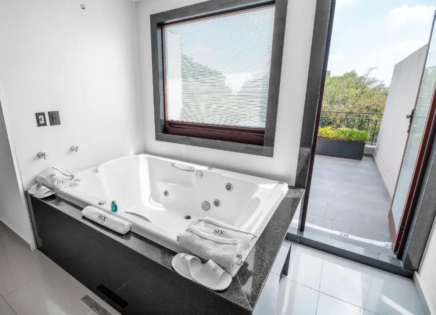 Six Hotel Guadalajara Expiatorio