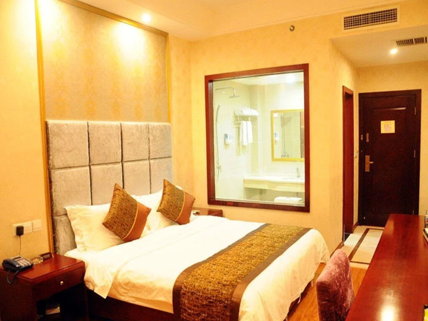 Jingchen Business Hotel