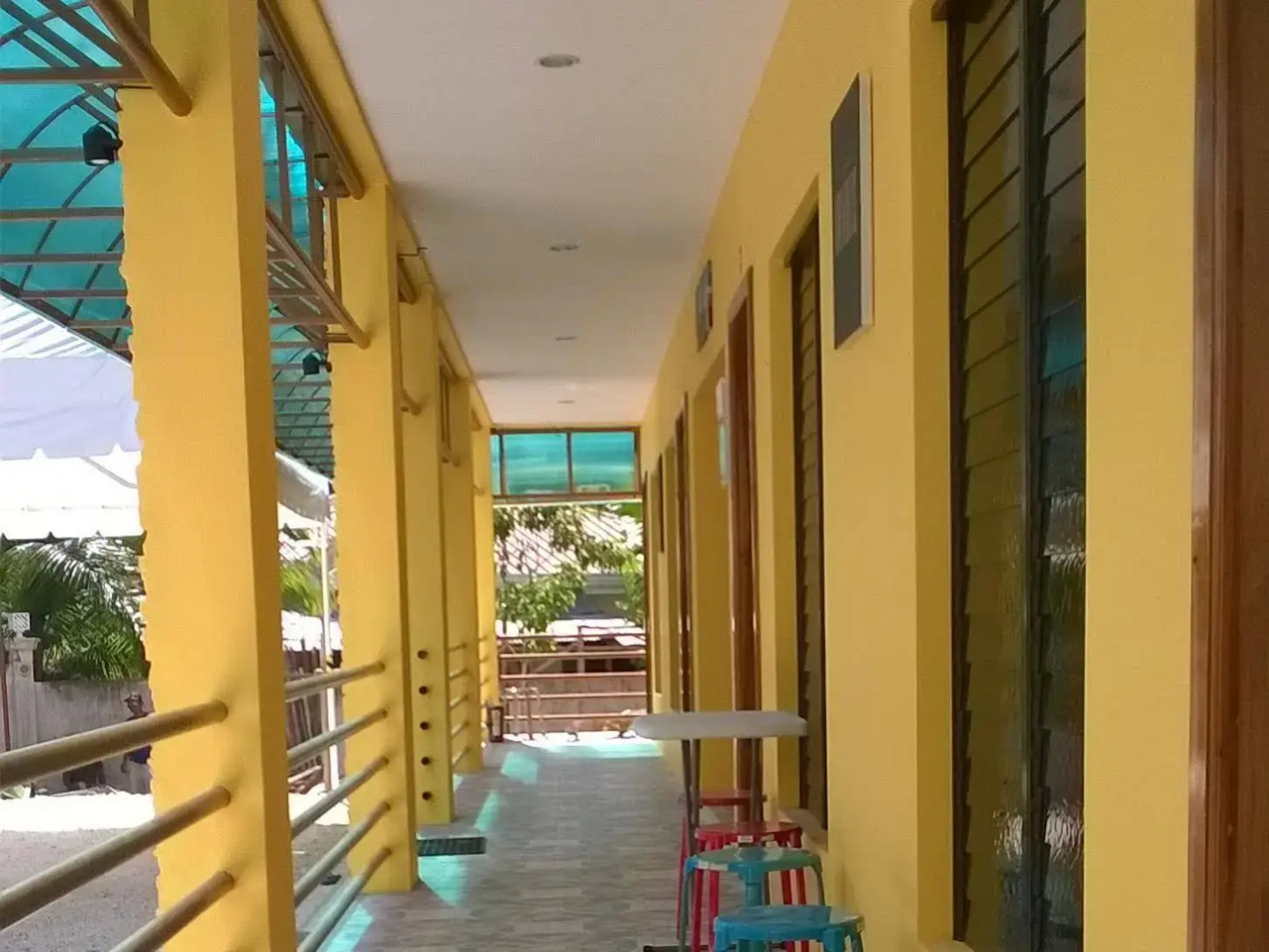 Moalboal Tropics