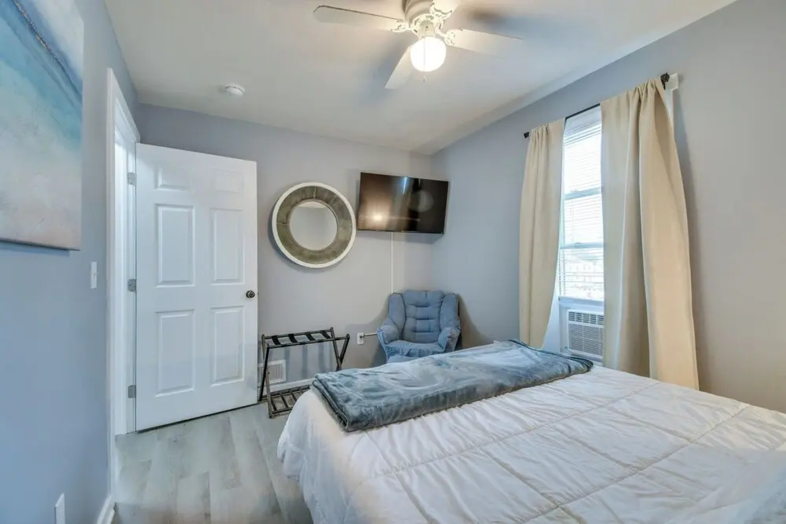 2 Mi to Dtwn Syracuse: Cozy Updated Apt!