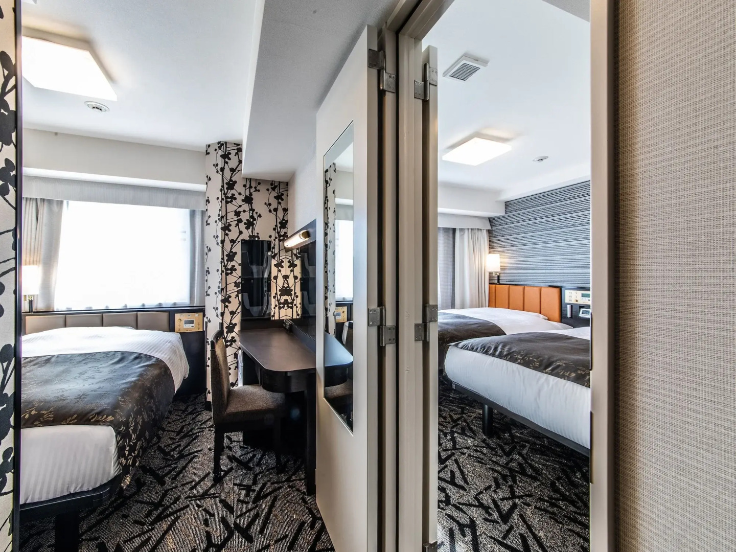 Apa Hotel ＆ Resort Midosuji Hommachi Eki Tower