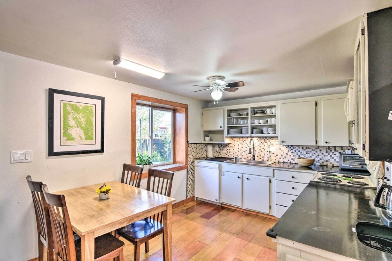 Buena Vista Getaway ~ 1/2 Mi to Downtown!