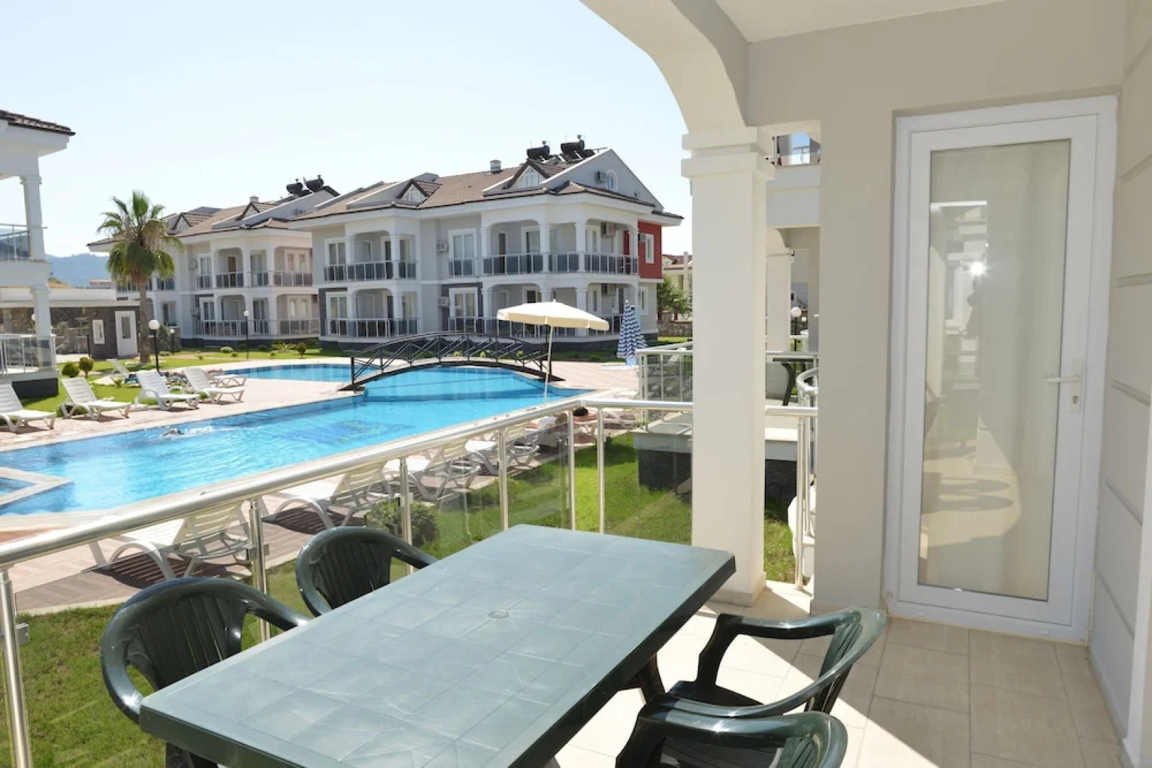 Lighthouse Legend Aparts