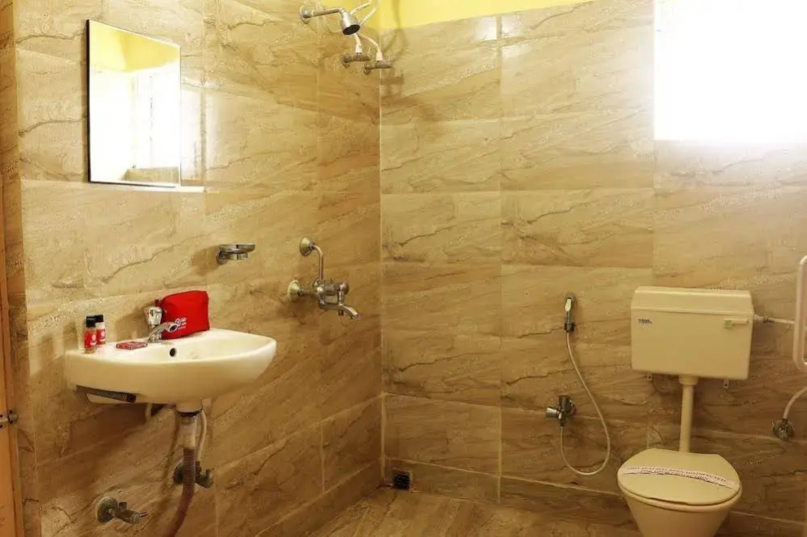 OYO Apartments New Town Axis Mall