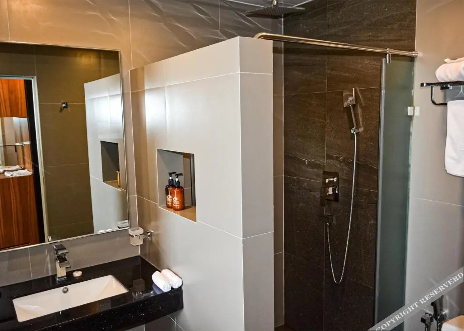 Отель Triton Prestige Seaview and Spa