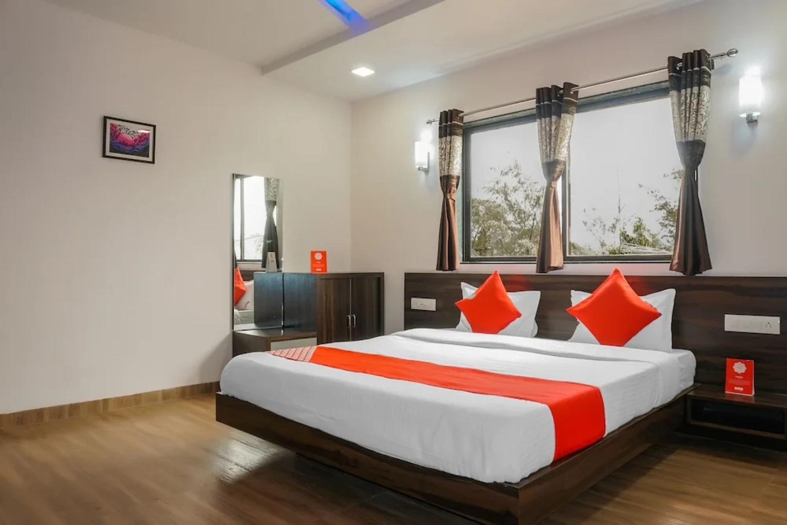 OYO 18815 Bhushan Residency