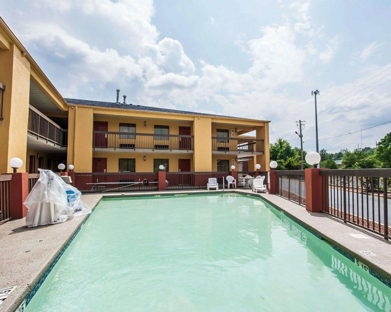 Econo Lodge Inn & Suites I-20, exit 73