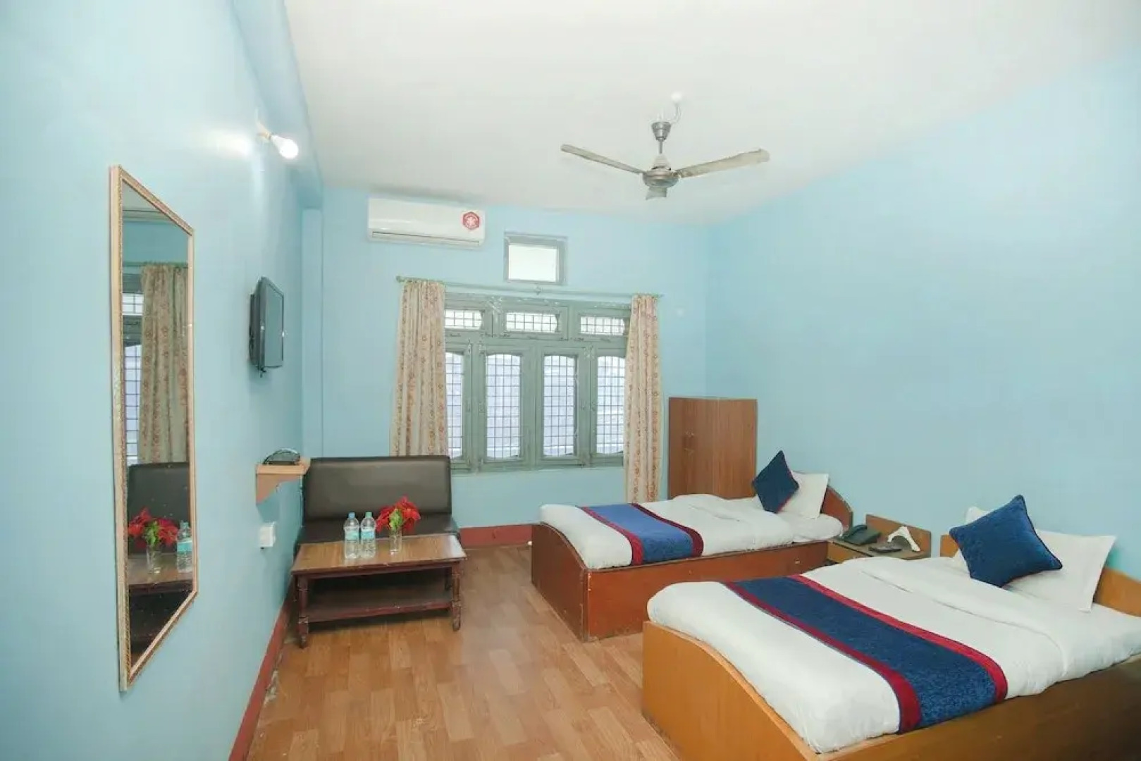 OYO 335 Hotel Nayaram