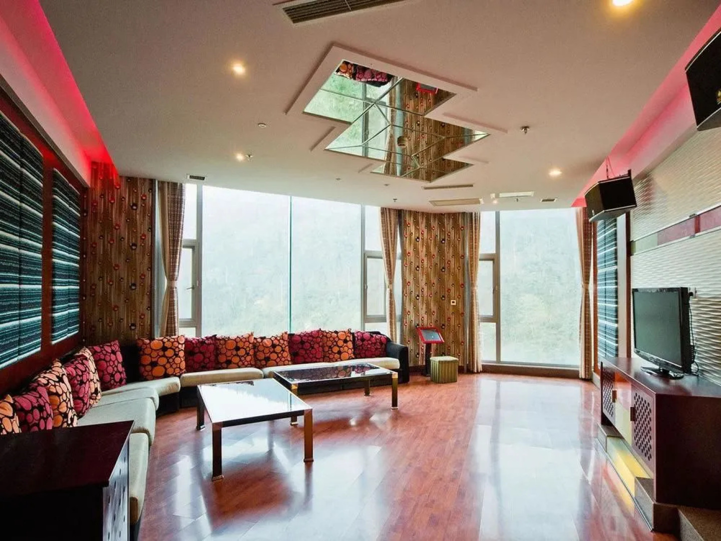 Emeishan Huasheng Spa Hotel