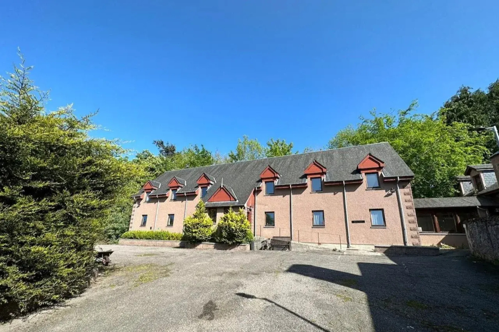 OYO Mackays Travel Lodge Hotel