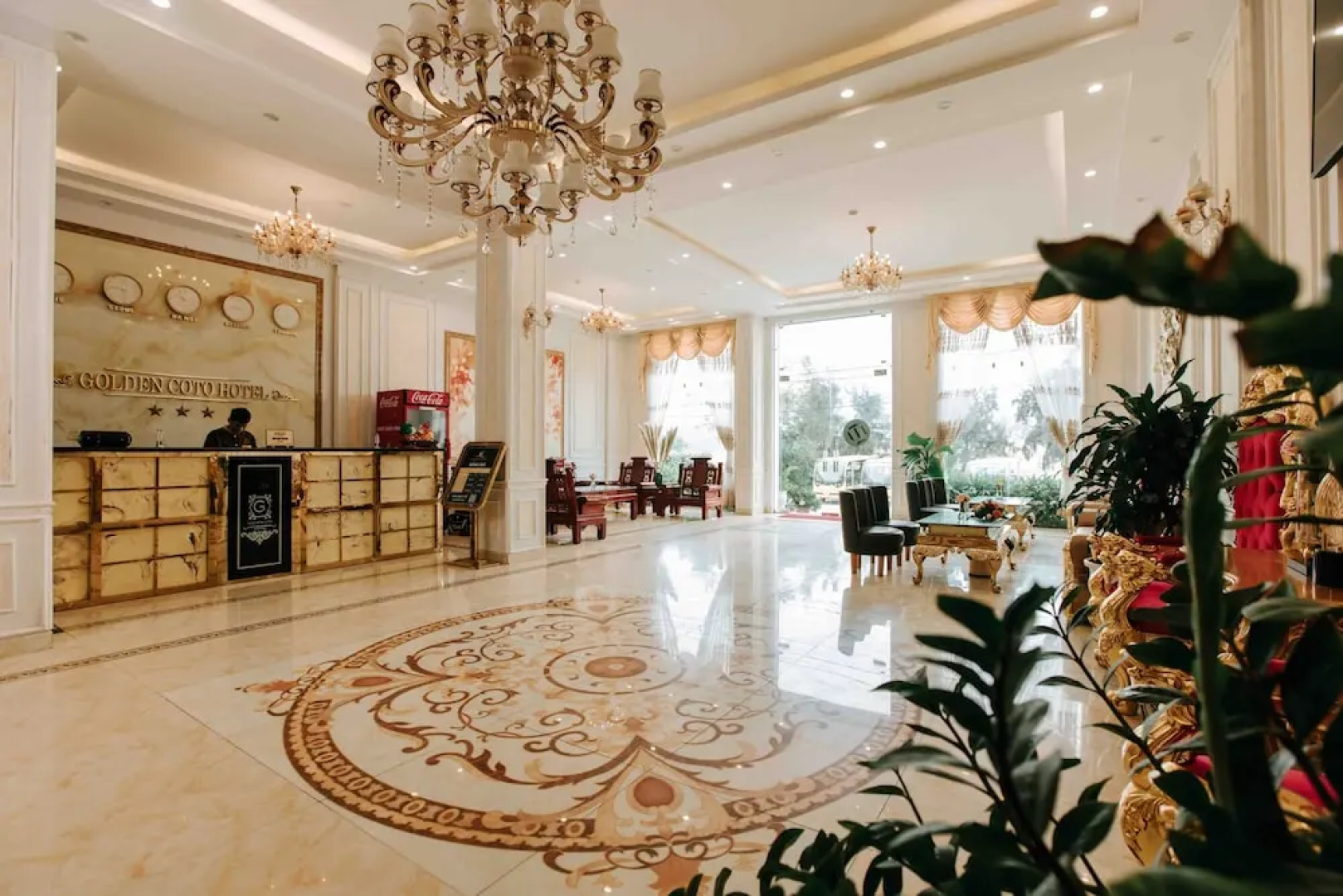 Golden Coto Hotel