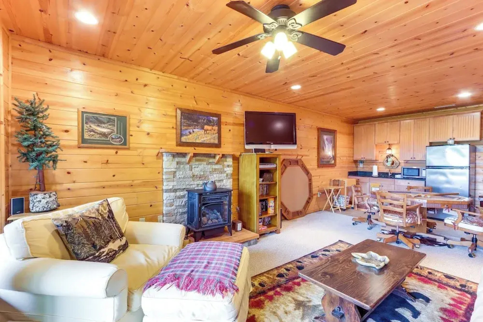 Ellijay Hideaway w/ Hot Tub, Views & Game Room!