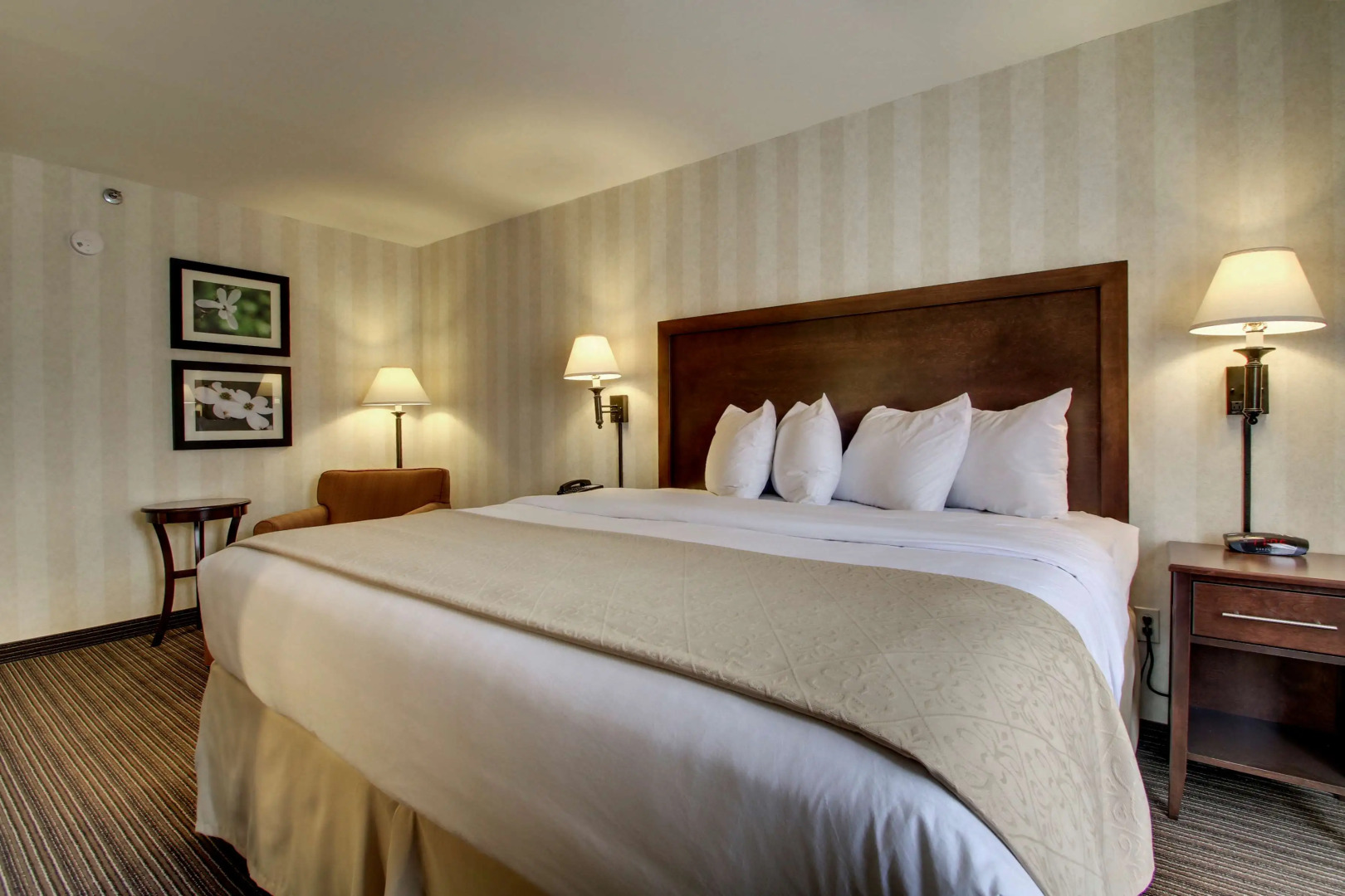 The Atrium Hotel on Third