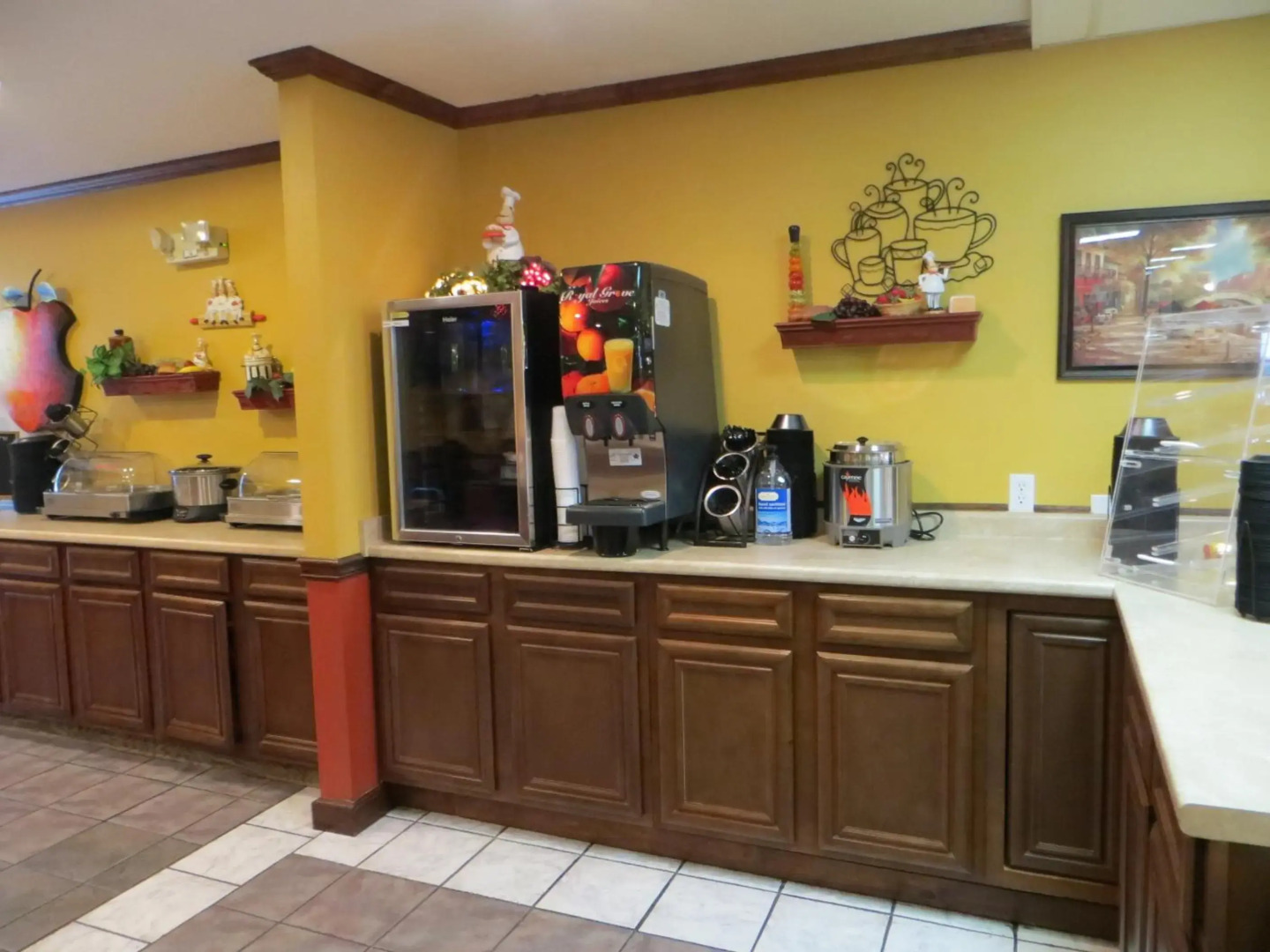 Patti's Inn & Suites