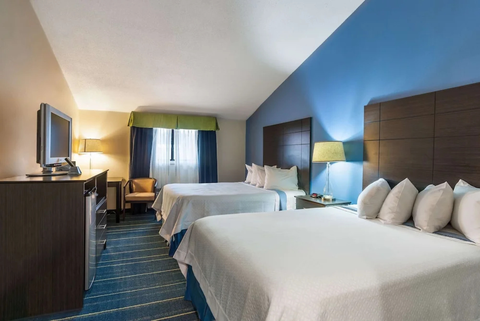 White Lake Inn & Tavern