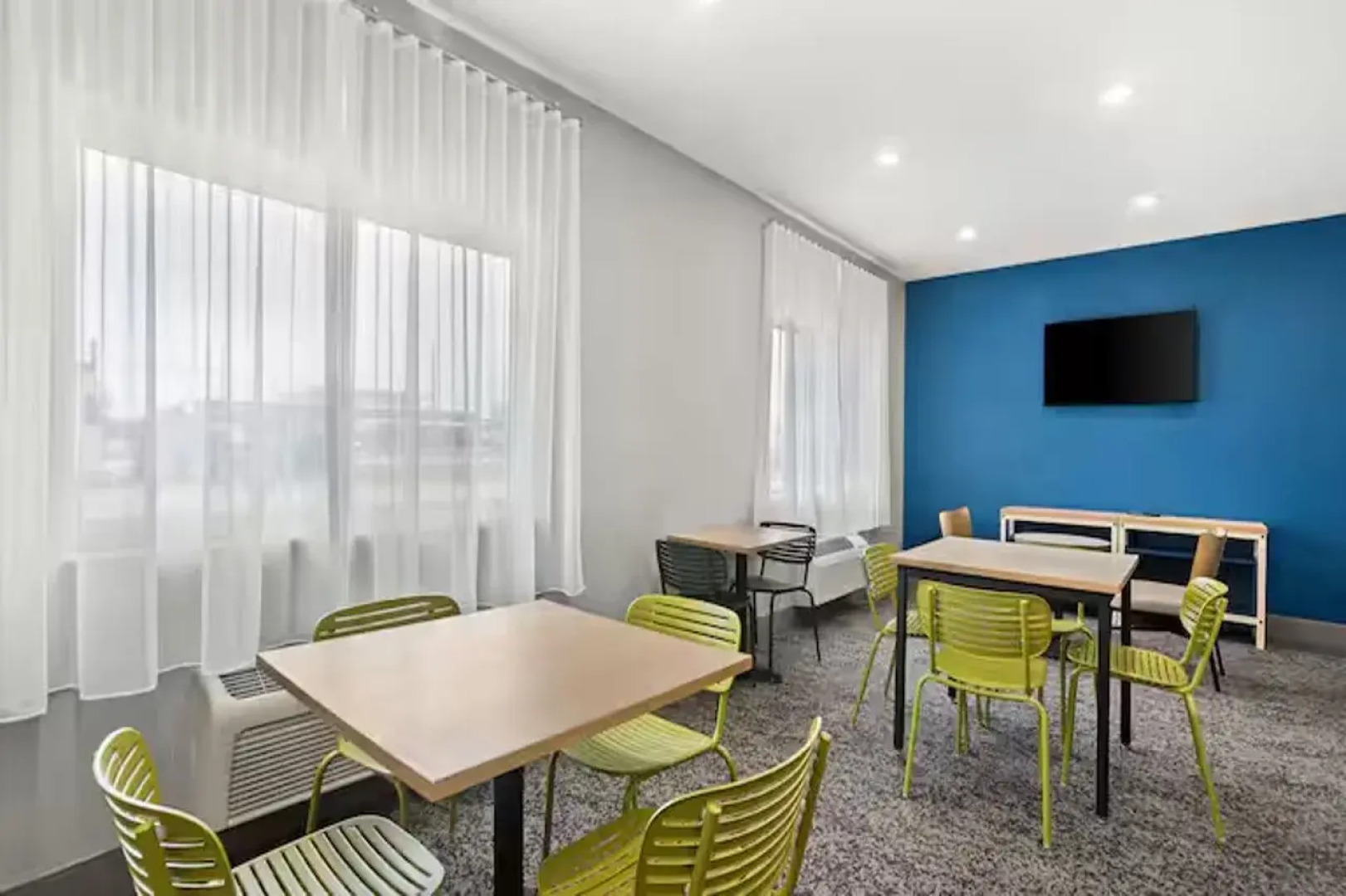 Spark by Hilton Moline Quad Cities