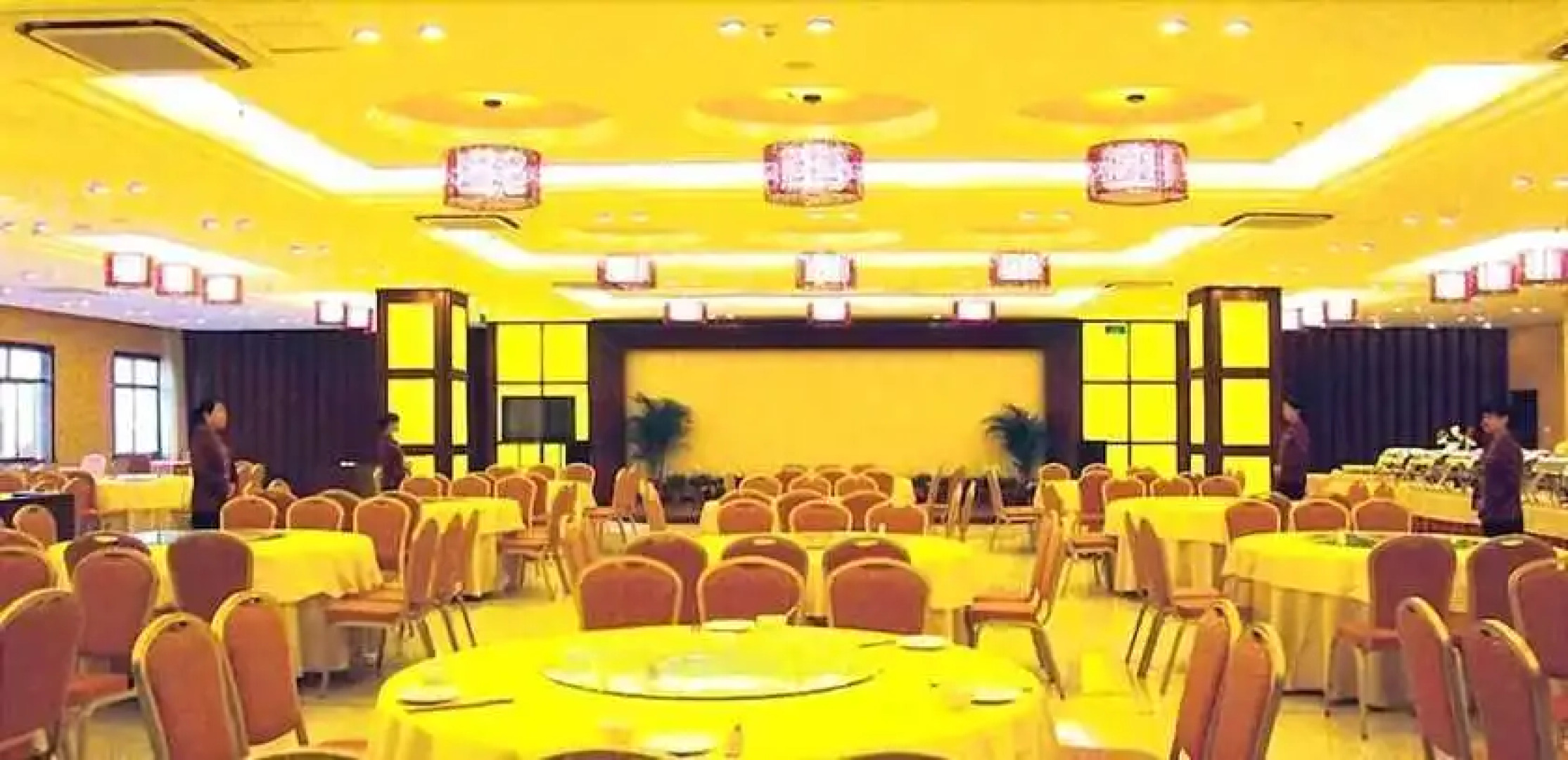 Jiuhuashan Center Hotel