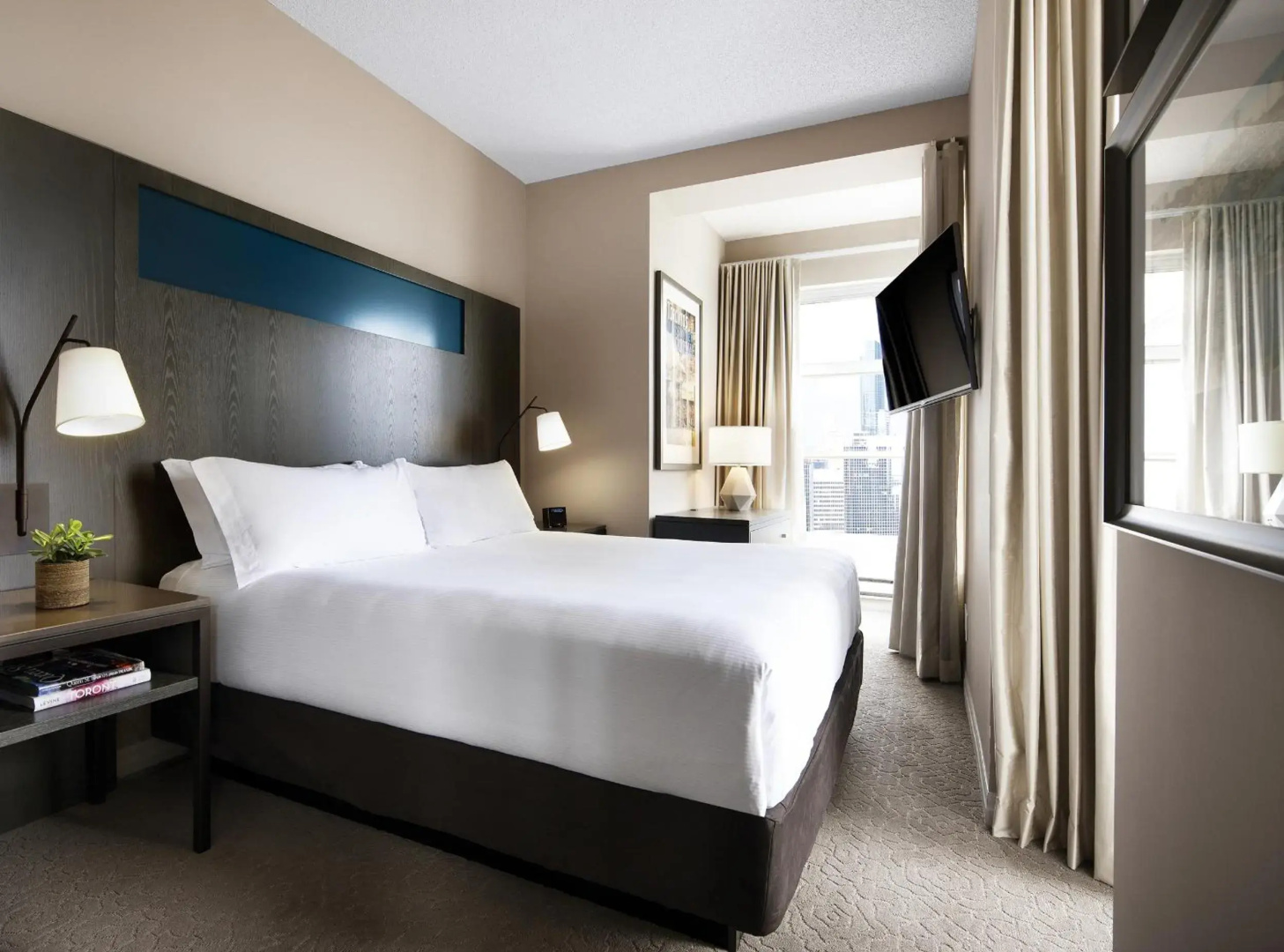 One King West Hotel & Residence